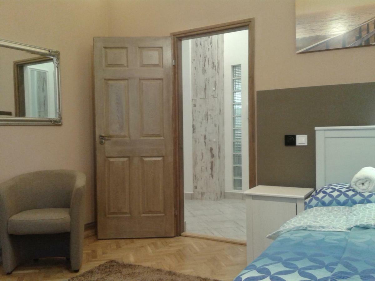 Lily Apartman Budapeszt Zewnętrze zdjęcie